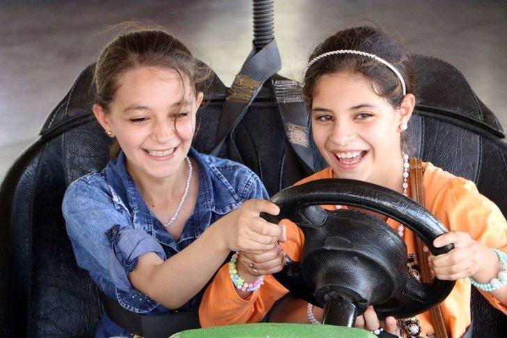 Artık Yüzleri Gülüyor G1