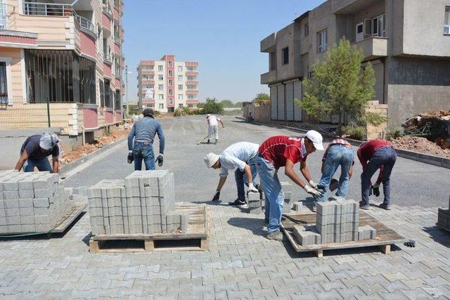 40 Derece Sıcakta 40 Bin Metrekare Kilitli Parke Taşı Döşendi