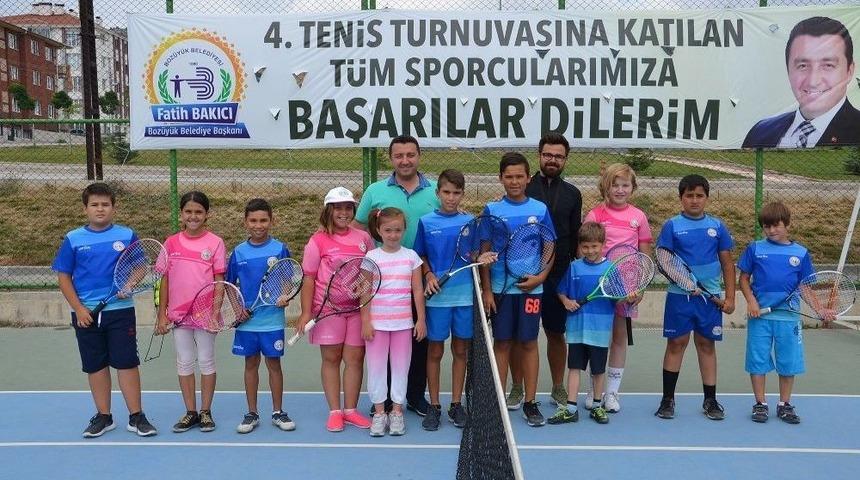 Başkan Bakıcı Tenis Turnuvasına Katılan Sporculara Başarılar Diledi