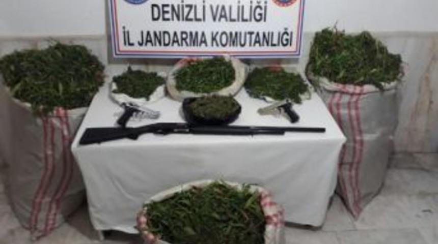 Evinde 25 Kilo Esrarla Yakalanan Zanlı Tutuklandı