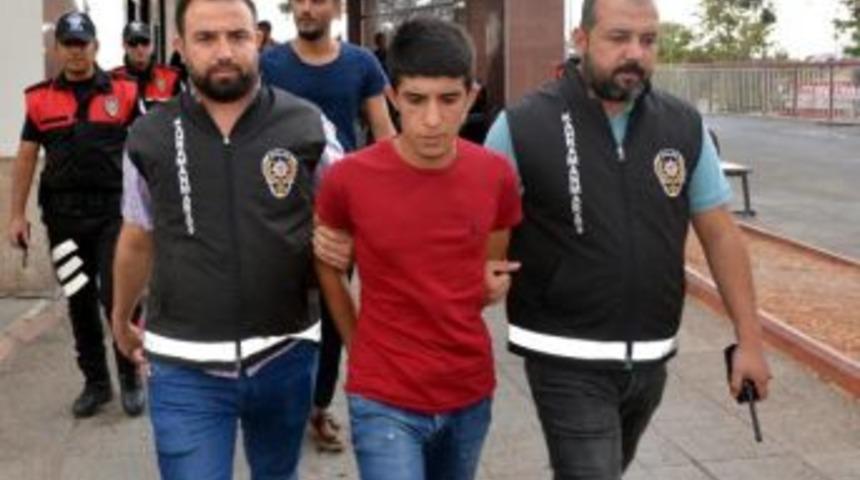 Bı&ccedil;akla Gasp Yapan 2 Kişi Tutuklandı