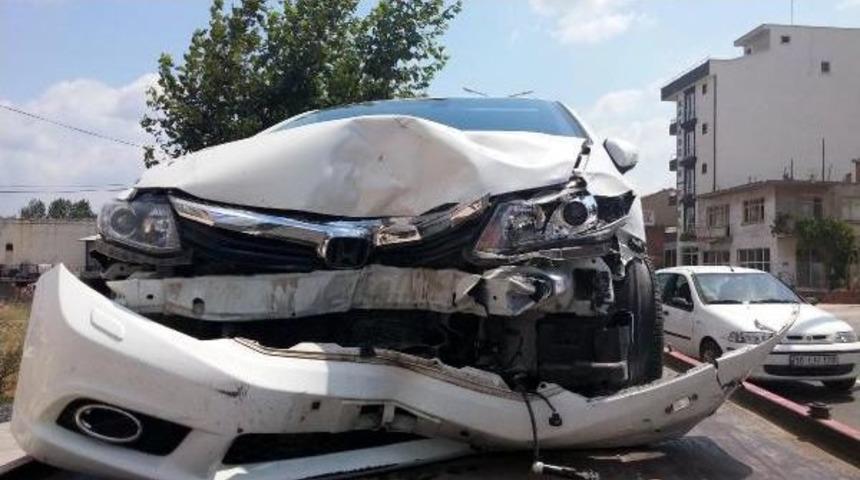 &Ccedil;anakkale'de Kaza: 1 Yaralı