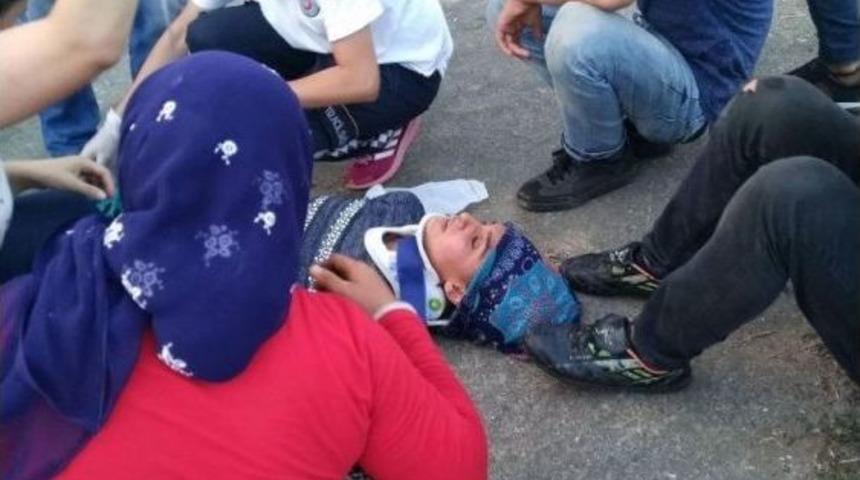 Fındık İş&ccedil;ileri Taşıyan Trakt&ouml;r Devrildi: 10 Yaralı