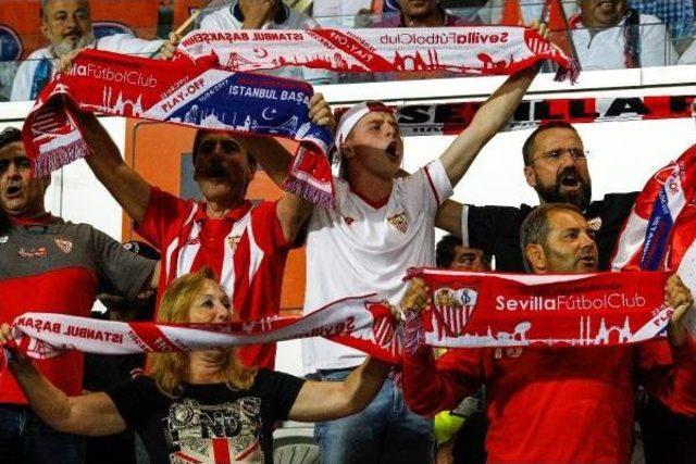 Medipol Başakşehir - Sevilla Maçından Fotoğraflar - 3