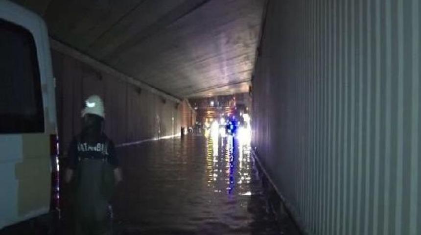 Yağmur Sonrası Alt Ge&ccedil;idi Su Bastı