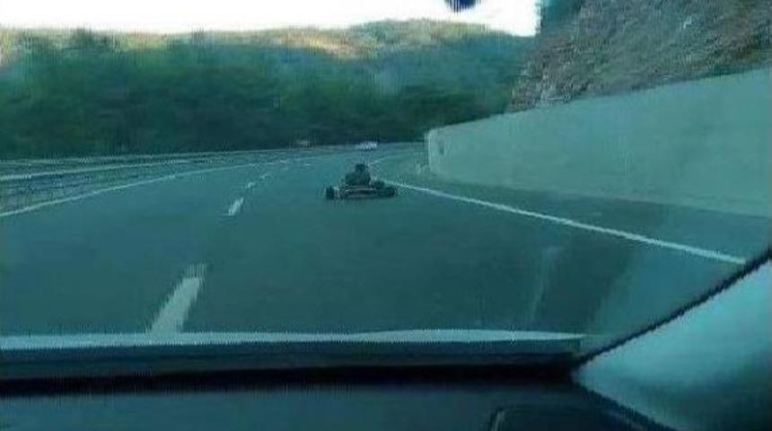 Karayolunda Go-Kart &Ccedil;ılgınlığı