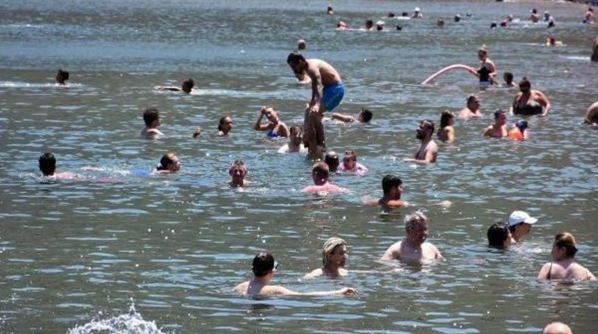 Marmarisli Turizmcilerin 10 G&uuml;nl&uuml;k Tatil Kararıyla Y&uuml;z&uuml; G&uuml;ld&uuml;