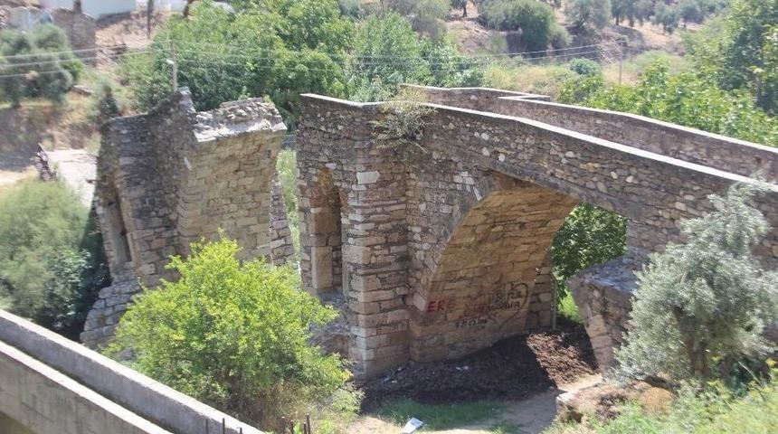 Sanat Eseri Tarihi K&ouml;pr&uuml; Tarih Oldu