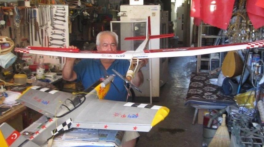 Hayallerini Maketlere Taşıyor