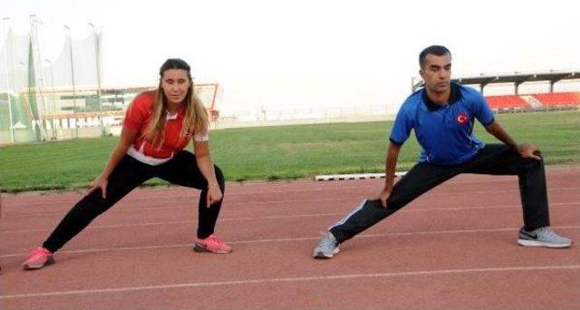 Görme Engelli Atlet Çift, Olimpiyatlara Hazırlanıyor