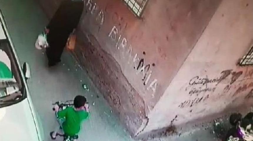 Cinsel Taciz Ş&uuml;phelisi G&uuml;venlik Kamerasından Yakalandı