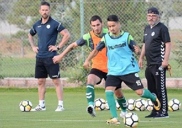 Atiker Konyaspor, Patrick Friday Eze Ile Sözleşme Imzaladı