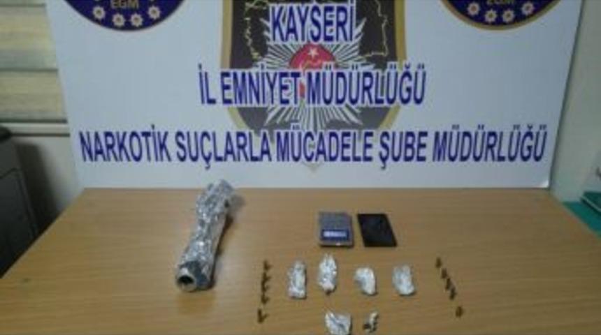 Kayseri&rsquo;de Uyuşturucu Operasyonu: 4 G&ouml;zaltı