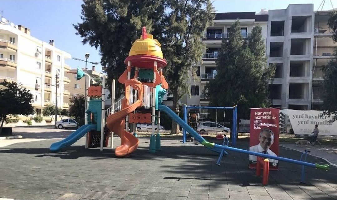 Karşıyaka&rsquo;nın Parkları Yenileniyor