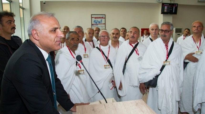 Hacı Adayları Kutsal Topraklara Uğurlandı