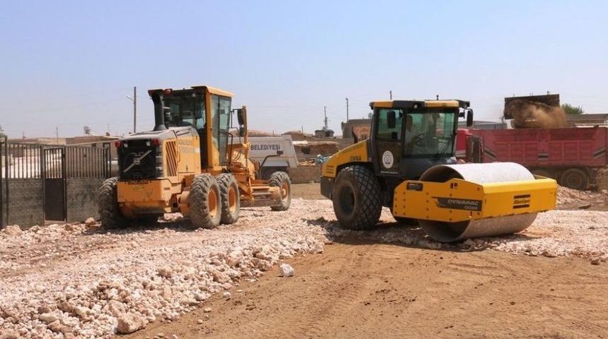 Ak&ccedil;akale&rsquo;de Yol &Ccedil;alışmaları Hız Kesmiyor