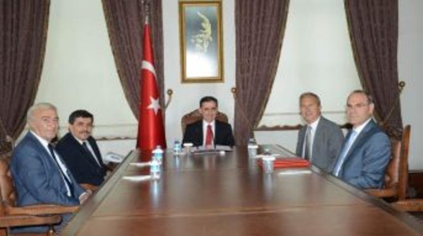 Ankara Valisi Topaca, Hayırsever Reha Kora İle Okul Protokol&uuml; İmzaladı