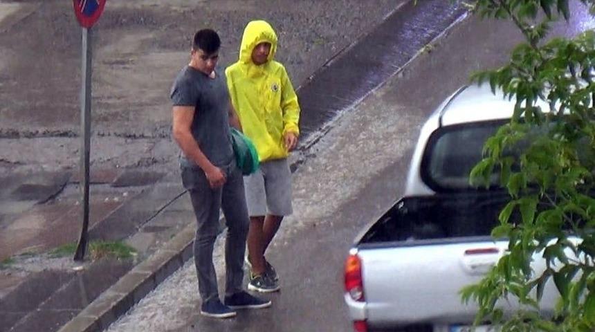 Kars&rsquo;ta Dolu Ve Yağmur Sele Neden Oldu