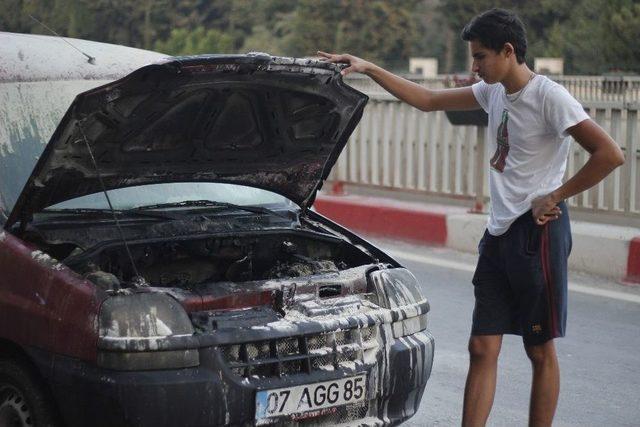 Sanayiden Yeni Çıkan Araç Seyir Halindeyken Yandı