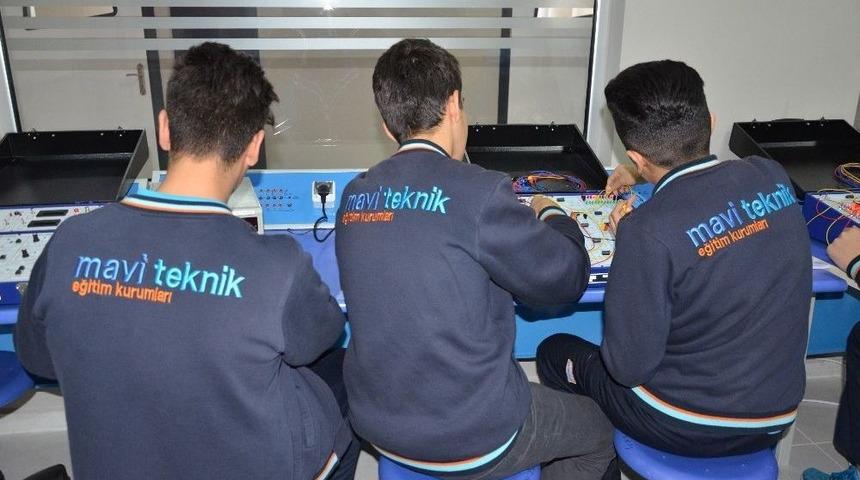 İzmir&rsquo;de &Uuml;cretsiz Olan &Ouml;zel Okul Kontenjanlarını Artırdı