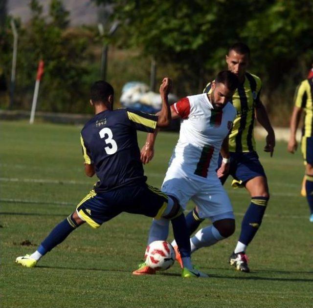 Menemen Belediyespor, Karışıyaka'yı Hazırlık Maçında 2-1 Mağlup Etti