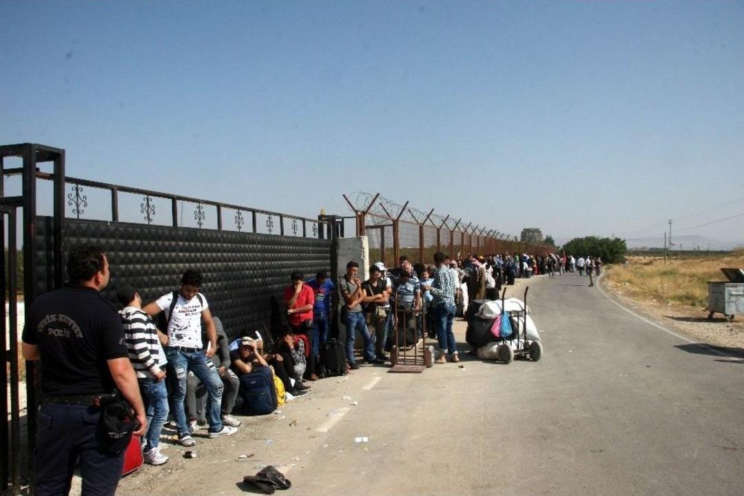 Kurban Bayramı &Ouml;ncesinde Suriyelilerin &Uuml;lkelerine D&ouml;n&uuml;şleri S&uuml;r&uuml;yor