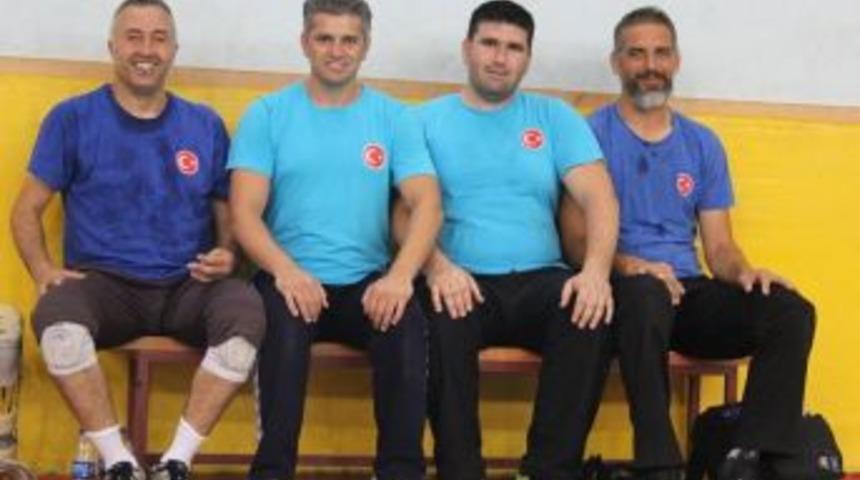 Karamanlı Antrenörler Ve Sporculara Milli Davet