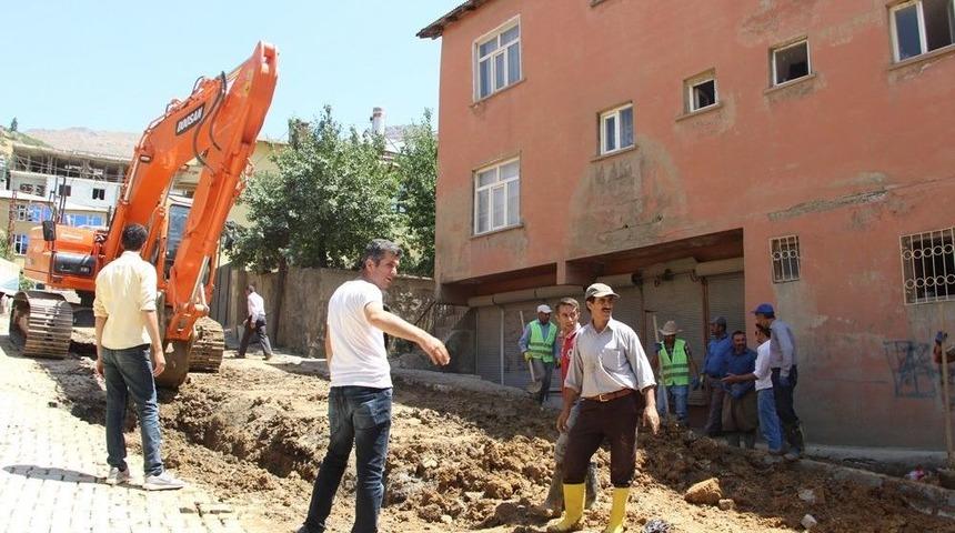 Şemdinli’de Yol Yapım Çalışması