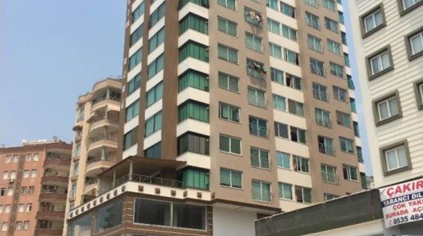 Arabayla Ezilen Ece&rsquo;nin Kaldığı Apartmanın G&ouml;revlisi Olay Anlarını Anlattı