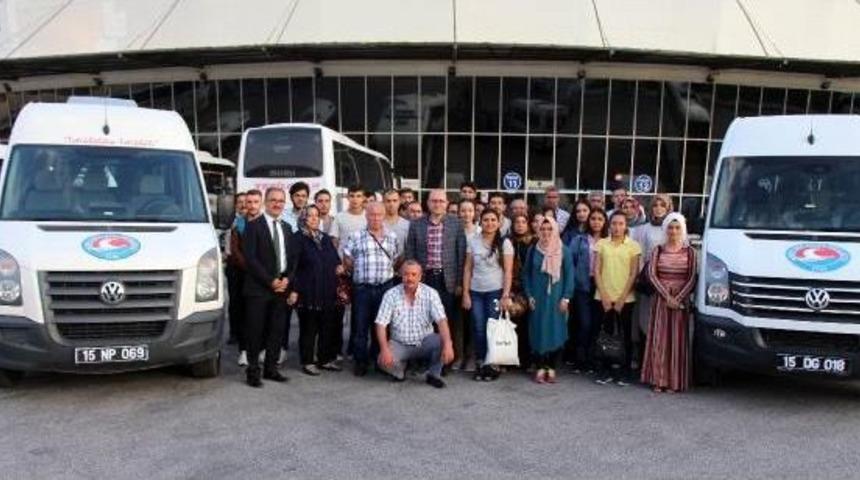 Mak&uuml; Rekt&ouml;r&uuml;, &Ouml;ğrencileri Otogarda Karşıladı