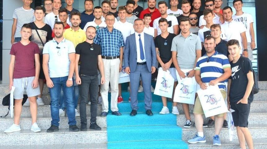 G&uuml;m&uuml;lcineli &Ouml;ğrencilerden &Ccedil;om&uuml;&rsquo;ye Ziyaret