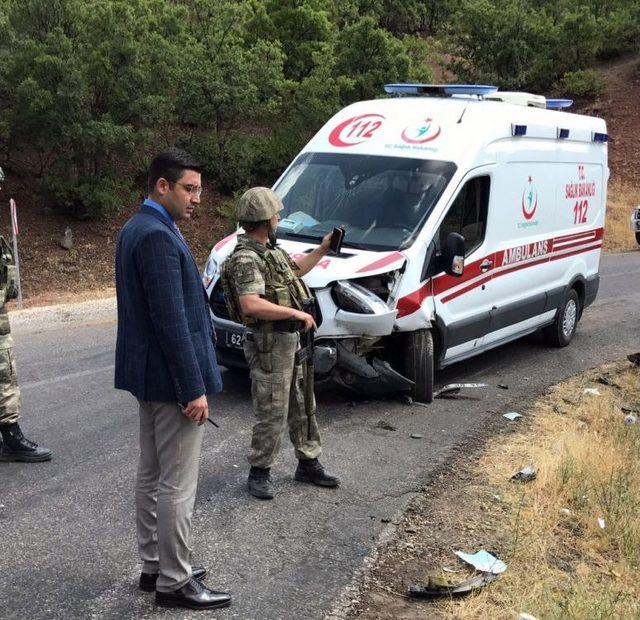 Tunceli’de Ambulans İle Otomobil Çarpıştı: 3 Yaralı