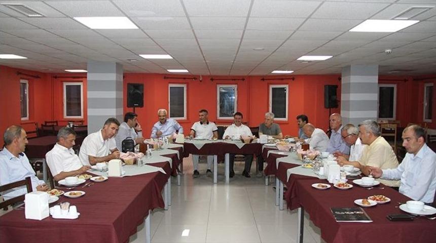 Milli Eğitim Şube M&uuml;d&uuml;rlerine Veda Yemeği