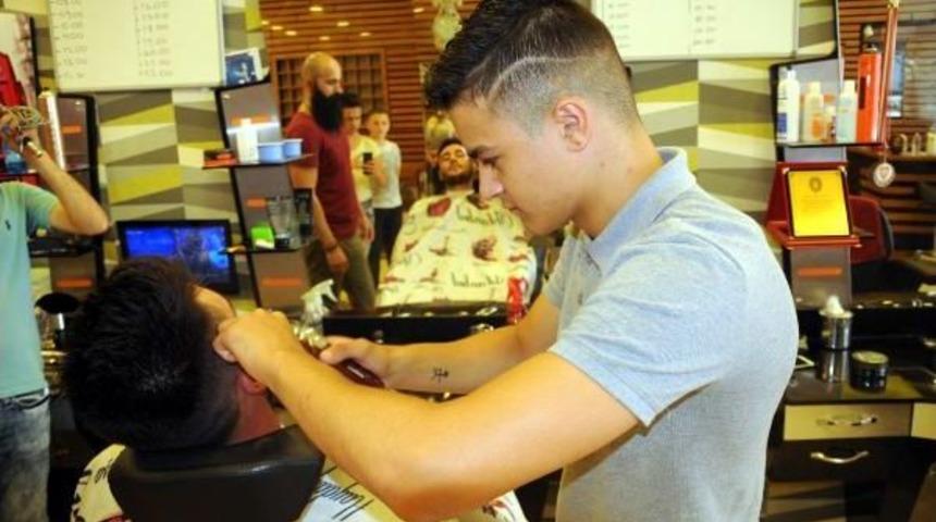 İngiliz Gen&ccedil;, Tokat'ta Kuaf&ouml;rl&uuml;k &Ouml;ğreniyor