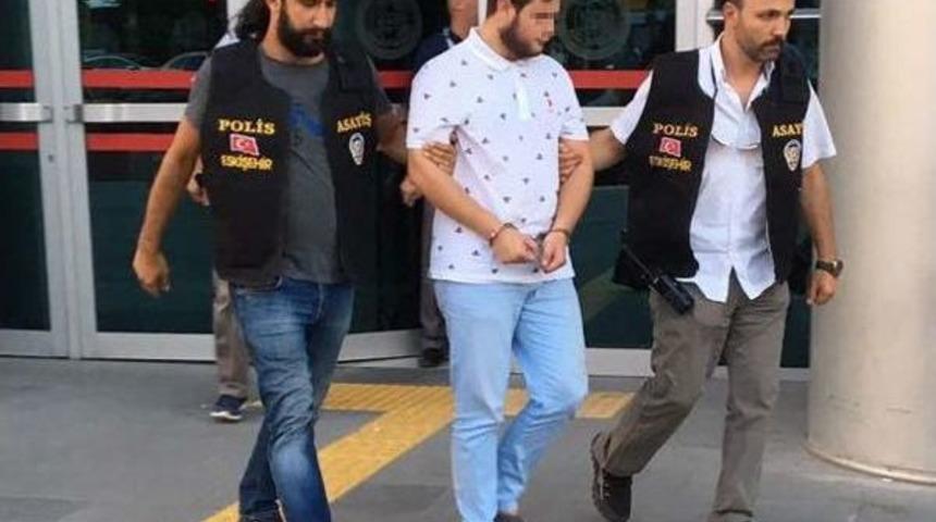 23 Yaşındaki Gen&ccedil;, Kar Payı Vaadiyle 30 Bin Kişiyi 37 Milyon Lira Dolandırdı