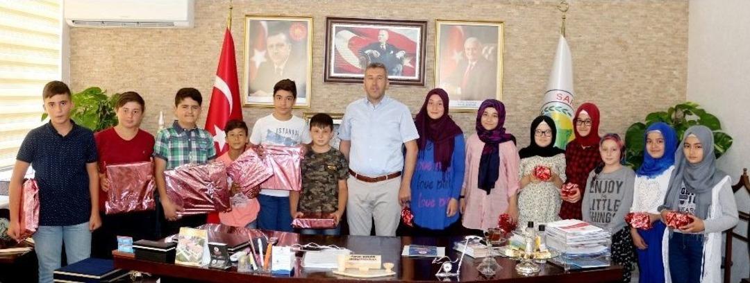 Dereceye Giren &Ouml;ğrencilere Hediye