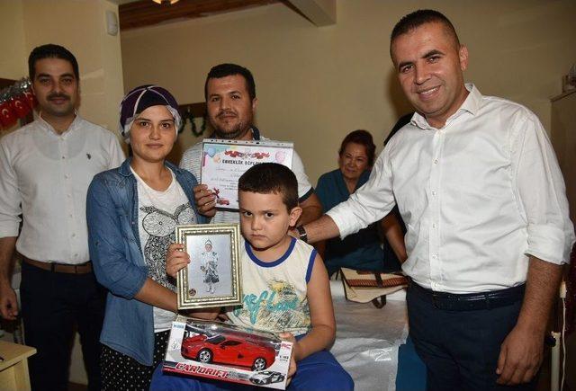 Sünnet Olan Çocuklara ‘erkeklik Diploması’