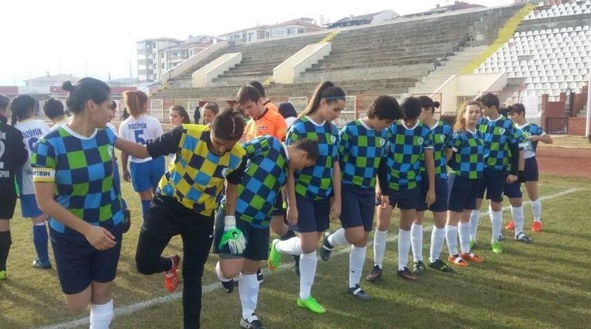 Bilecik, Gen&ccedil; Kızlar Futbol Şampiyonasına Ev Sahipliği Edecek