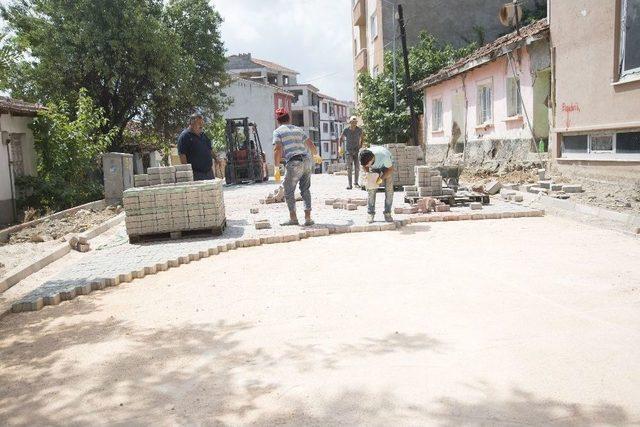 Şehrin Birçok Noktasında Asfaltlama Ve Parke Çalışmaları Devam Ediyor