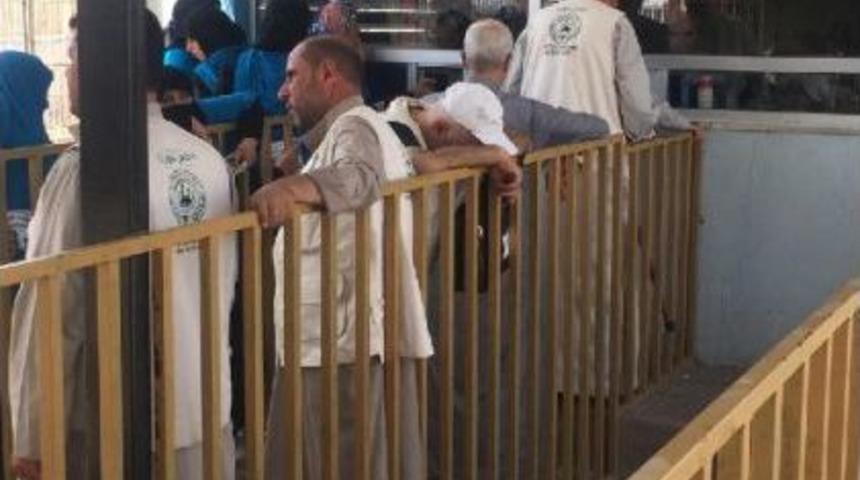 Suriyeli 7 Bin Kişi Türkiye Üzerinden Hac’A Gidiyor