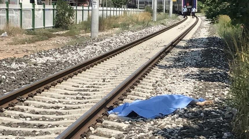 Manisa&rsquo;da Trenin &Ccedil;arptığı 14 Yaşındaki &Ccedil;ocuk &Ouml;ld&uuml;