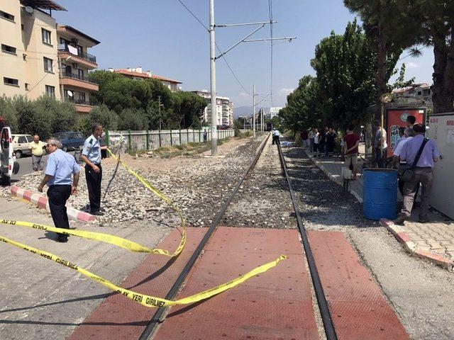 Manisa’da Trenin Çarptığı 14 Yaşındaki Çocuk Öldü