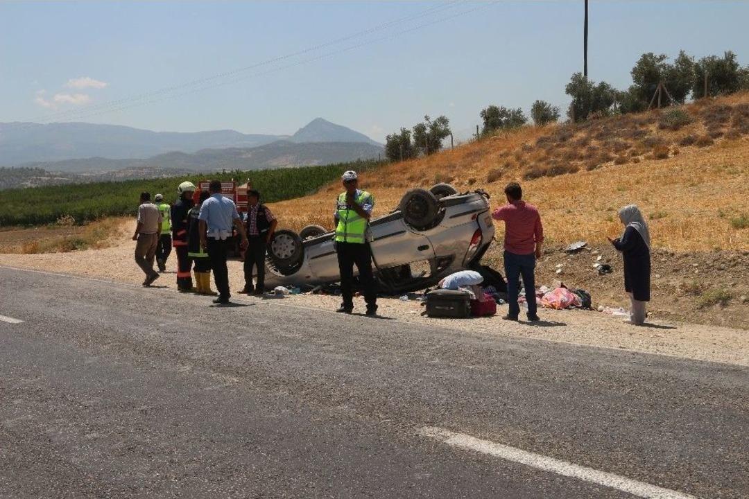 Mut&rsquo;ta Yabancı Plakalı Otomobil Takla Attı: 5 Yaralı