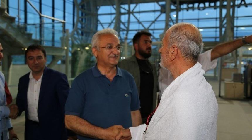 Erzincan&rsquo;dan 158 Hacı Adayı Dualarla Uğurlandı