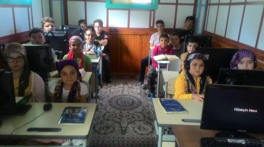 &Ccedil;akıllı Yeni Cami, Teknolojik Kur&rsquo;an-ı Kerim Kursu İle Dikkat &Ccedil;ekiyor