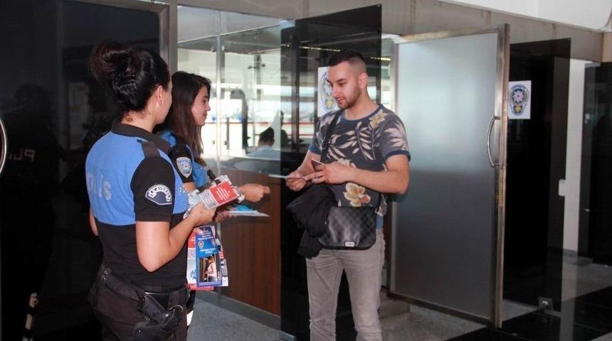 Emniyetten Kayseri&rsquo;ye Gelen Yolculara G&uuml;ler Y&uuml;zl&uuml; Karşılama