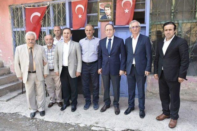 Tbmm Başkanvekili Hamzaçebi’den Şehit Öğretmenin Ailesine Ziyaret