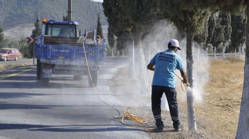 Akhisar’da Mezarlıkların Bakımı Tamamlandı