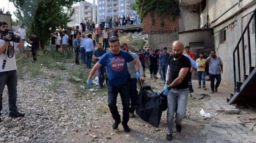 Girdiği Trafoda Elektrik Akımına Kapılarak &Ouml;ld&uuml;