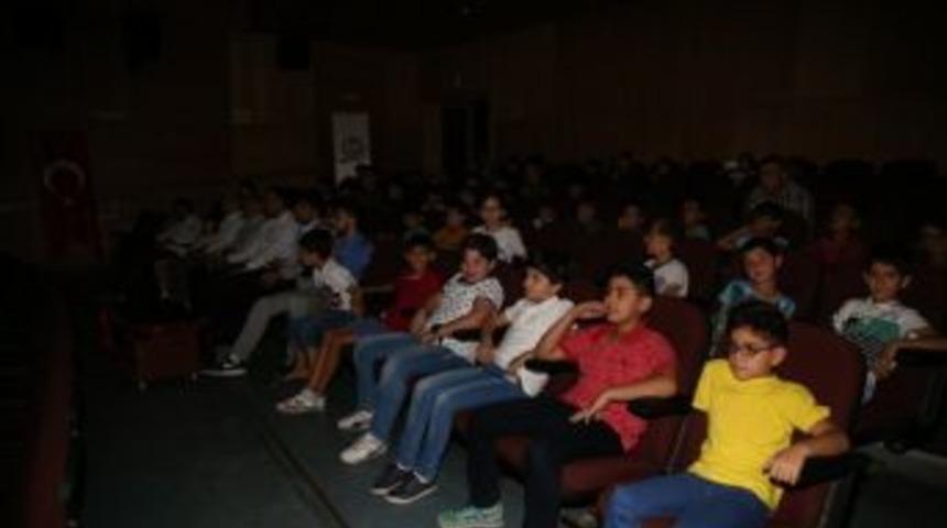 &Ccedil;ocuklara Animasyon Film İzletildi